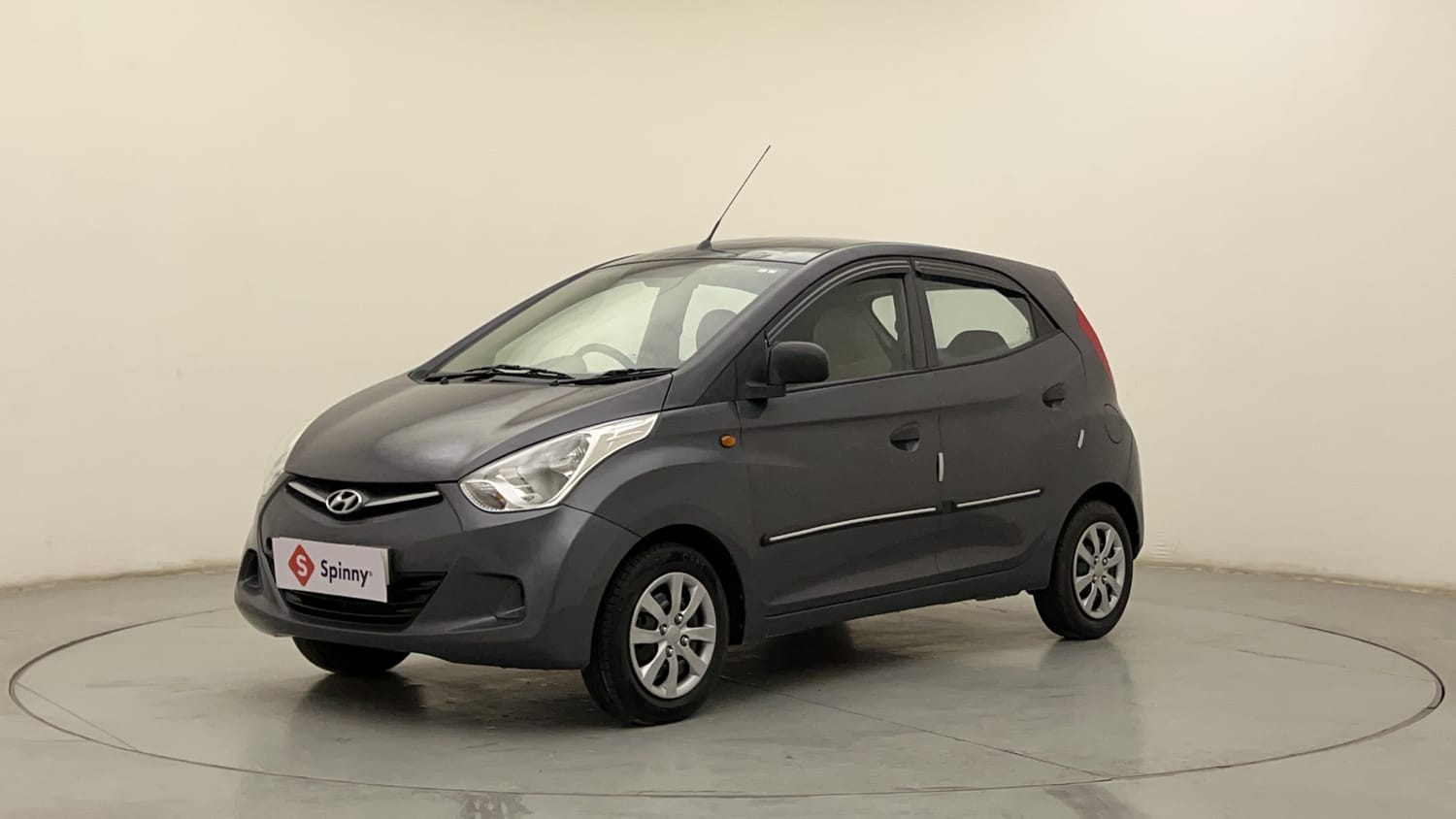 LEFT FRONT CORNER VIEW