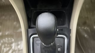 Used 2017 maruti-suzuki Ciaz Delta Petrol AT Petrol Automatic interior GEAR  KNOB VIEW