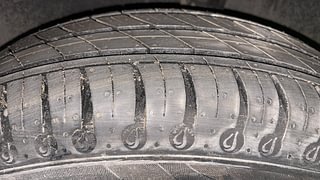 Used 2021 renault Kwid 1.0 RXT Opt Petrol Manual tyres LEFT REAR TYRE TREAD VIEW