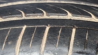 Used 2017 maruti-suzuki Ciaz Delta Petrol AT Petrol Automatic tyres RIGHT REAR TYRE TREAD VIEW