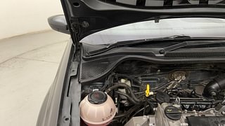 Used 2018 Volkswagen Ameo [2016-2020] Highline1.2L Plus (P) Petrol Manual engine ENGINE RIGHT SIDE HINGE & APRON VIEW