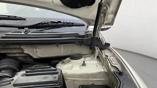 Used 2017 Mahindra XUV500 [2015-2018] W10 AT Diesel Automatic engine ENGINE LEFT SIDE HINGE & APRON VIEW