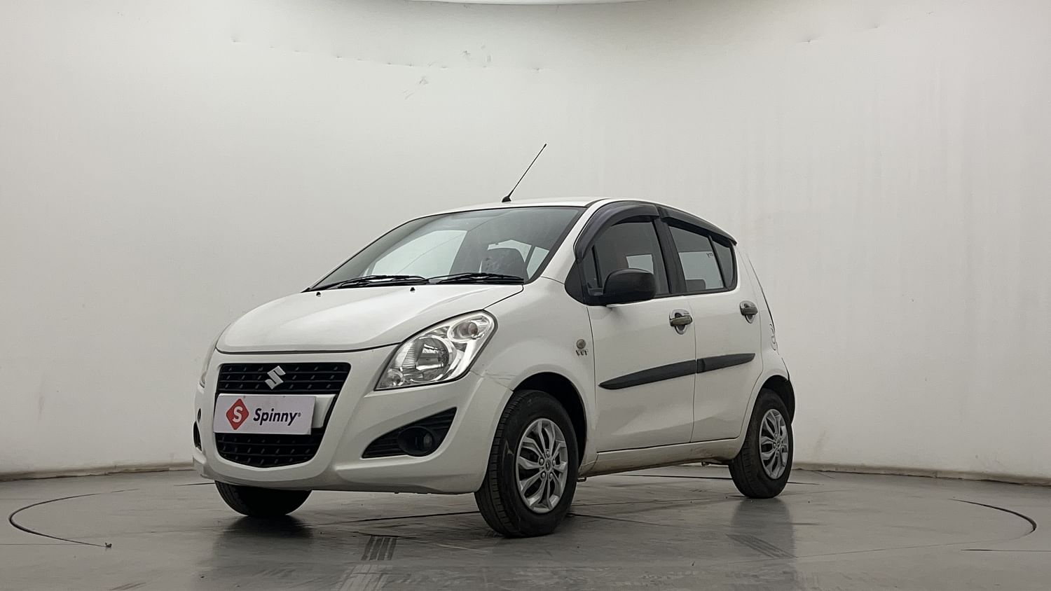 LEFT FRONT CORNER VIEW