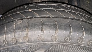 Used 2021 renault Kwid 1.0 RXT Opt Petrol Manual tyres RIGHT REAR TYRE TREAD VIEW