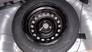 Used 2021 renault Kwid 1.0 RXT Opt Petrol Manual tyres SPARE TYRE VIEW