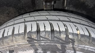 Used 2023 Renault Kwid CLIMBER 1.0 AMT Dual Tone Petrol Automatic tyres RIGHT FRONT TYRE TREAD VIEW