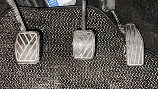 Used 2018 Maruti Suzuki Baleno [2015-2019] Zeta Petrol Petrol Manual interior PEDALS VIEW