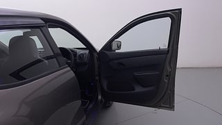 Used 2016 Renault Kwid [2015-2019] RXT Petrol Manual interior RIGHT FRONT DOOR OPEN VIEW