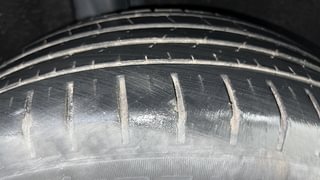 Used 2018 Maruti Suzuki Baleno [2015-2019] Zeta Petrol Petrol Manual tyres RIGHT REAR TYRE TREAD VIEW