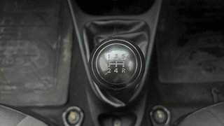 Used 2011 Toyota Etios Liva [2010-2017] G Petrol Manual interior GEAR  KNOB VIEW