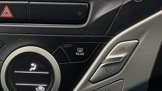 Used 2018 Maruti Suzuki Baleno [2015-2019] Zeta Petrol Petrol Manual top_features Rear defogger