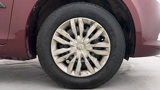 Used 2016 Maruti Suzuki Swift Dzire VXI AT Petrol Automatic tyres RIGHT FRONT TYRE RIM VIEW