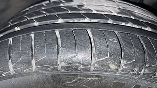 Used 2017 Maruti Suzuki Baleno [2015-2019] Zeta AT Petrol Petrol Automatic tyres RIGHT FRONT TYRE TREAD VIEW