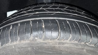 Used 2017 Maruti Suzuki Baleno [2015-2019] Zeta AT Petrol Petrol Automatic tyres RIGHT REAR TYRE TREAD VIEW