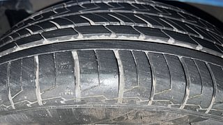 Used 2017 Maruti Suzuki Baleno [2015-2019] Zeta AT Petrol Petrol Automatic tyres LEFT FRONT TYRE TREAD VIEW