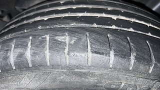 Used 2017 Maruti Suzuki Baleno [2015-2019] Zeta AT Petrol Petrol Automatic tyres LEFT REAR TYRE TREAD VIEW