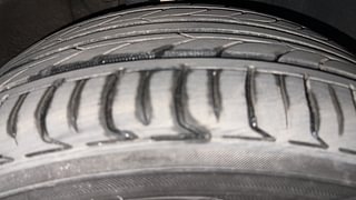 Used 2013 Volkswagen Polo [2010-2014] Comfortline 1.2 (D) Diesel Manual tyres RIGHT FRONT TYRE TREAD VIEW