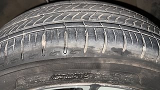 Used 2023 Hyundai Aura SX Plus 1.2 AMT Petrol Petrol Automatic tyres RIGHT FRONT TYRE TREAD VIEW