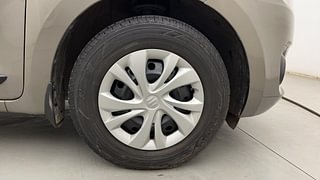 Used 2021 Maruti Suzuki Swift [2017-2021] VXi Petrol Manual tyres RIGHT FRONT TYRE RIM VIEW
