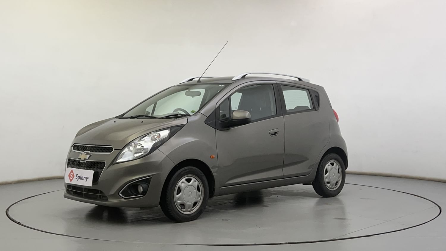 LEFT FRONT CORNER VIEW