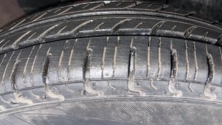 Used 2016 Renault Kwid [2015-2019] RXT Petrol Manual tyres RIGHT FRONT TYRE TREAD VIEW