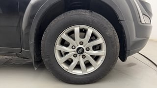 Used 2019 Mahindra XUV500 [2017-2021] W9 Diesel Manual tyres RIGHT FRONT TYRE RIM VIEW