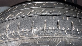 Used 2016 Renault Kwid [2015-2019] RXT Petrol Manual tyres RIGHT REAR TYRE TREAD VIEW