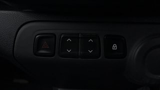 Used 2016 Renault Kwid [2015-2019] RXT Petrol Manual top_features Power windows