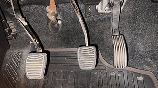 Used 2019 Mahindra XUV500 [2017-2021] W9 Diesel Manual interior PEDALS VIEW