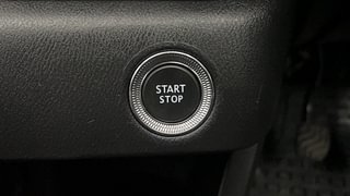 Used 2021 Nissan Magnite XV Turbo Dual Tone Petrol Manual top_features Keyless start