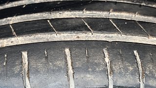 Used 2021 Maruti Suzuki Baleno [2019-2022] Zeta Petrol Petrol Manual tyres RIGHT REAR TYRE TREAD VIEW