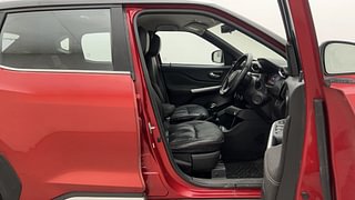 Used 2021 Nissan Magnite XV Turbo Dual Tone Petrol Manual interior RIGHT SIDE FRONT DOOR CABIN VIEW