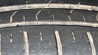 Used 2021 Maruti Suzuki Baleno [2019-2022] Zeta Petrol Petrol Manual tyres LEFT FRONT TYRE TREAD VIEW
