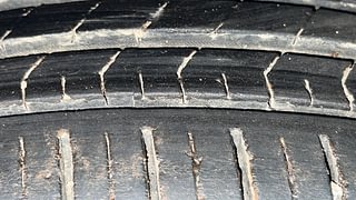 Used 2021 Maruti Suzuki Baleno [2019-2022] Zeta Petrol Petrol Manual tyres LEFT REAR TYRE TREAD VIEW