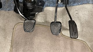 Used 2014 Honda Amaze [2013-2016] 1.2 VX i-VTEC Petrol Manual interior PEDALS VIEW