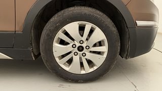 Used 2016 Maruti Suzuki S-Cross [2015-2017] Zeta 1.6 Diesel Manual tyres RIGHT FRONT TYRE RIM VIEW