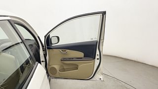 Used 2013 Honda Amaze [2013-2016] 1.2 VX i-VTEC Petrol Manual interior RIGHT FRONT DOOR OPEN VIEW