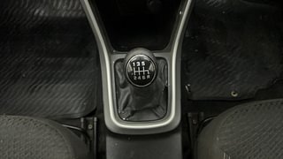 Used 2016 Maruti Suzuki S-Cross [2015-2017] Zeta 1.6 Diesel Manual interior GEAR  KNOB VIEW