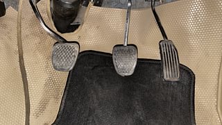 Used 2013 Honda Amaze [2013-2016] 1.2 VX i-VTEC Petrol Manual interior PEDALS VIEW