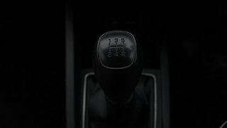 Used 2017 Hyundai Elite i20 [2014-2018] Sportz 1.2 Petrol Manual interior GEAR  KNOB VIEW