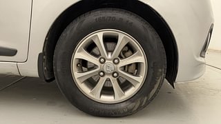 Used 2017 Hyundai Grand i10 [2013-2017] Asta (O) AT 1.2 kappa VTVT Petrol Automatic tyres RIGHT FRONT TYRE RIM VIEW