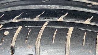 Used 2018 maruti-suzuki Ciaz Alpha Petrol Petrol Manual tyres LEFT FRONT TYRE TREAD VIEW