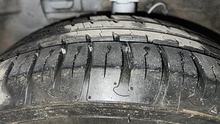 Used 2017 Hyundai Elite i20 [2014-2018] Sportz 1.2 Petrol Manual tyres LEFT FRONT TYRE TREAD VIEW