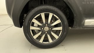 Used 2015 Toyota Etios Cross [2014-2020] 1.4 VD Diesel Manual tyres RIGHT REAR TYRE RIM VIEW