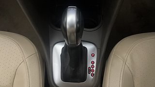 Used 2016 volkswagen Vento 1.5L Highline Diesel AT Diesel Automatic interior GEAR  KNOB VIEW
