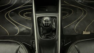 Used 2017 Maruti Suzuki Baleno [2015-2019] Delta Petrol Petrol Manual interior GEAR  KNOB VIEW