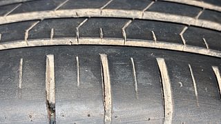 Used 2018 maruti-suzuki Ciaz Alpha Petrol Petrol Manual tyres RIGHT FRONT TYRE TREAD VIEW