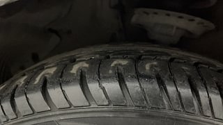 Used 2013 Hyundai i20 [2012-2014] Sportz 1.2 Petrol Manual tyres LEFT FRONT TYRE TREAD VIEW