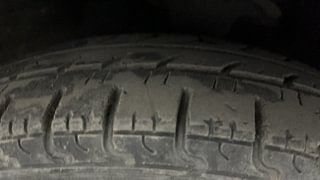 Used 2011 Hyundai i10 Sportz 1.2 Kappa2 Petrol Manual tyres RIGHT FRONT TYRE TREAD VIEW