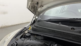 Used 2010 Hyundai i10 [2010-2016] Magna 1.2 Petrol Petrol Manual engine ENGINE RIGHT SIDE HINGE & APRON VIEW